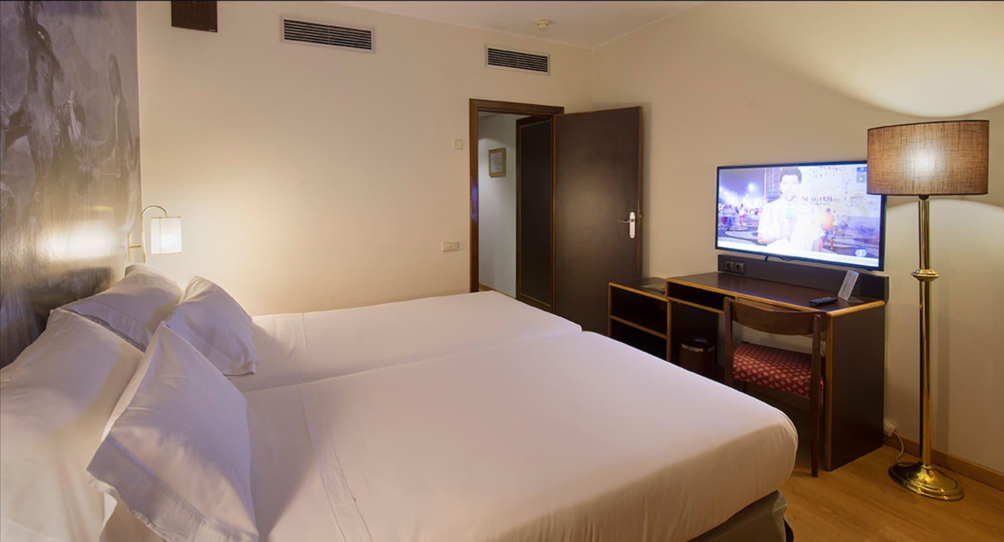 Hotel Goya Zaragoza Buitenkant foto