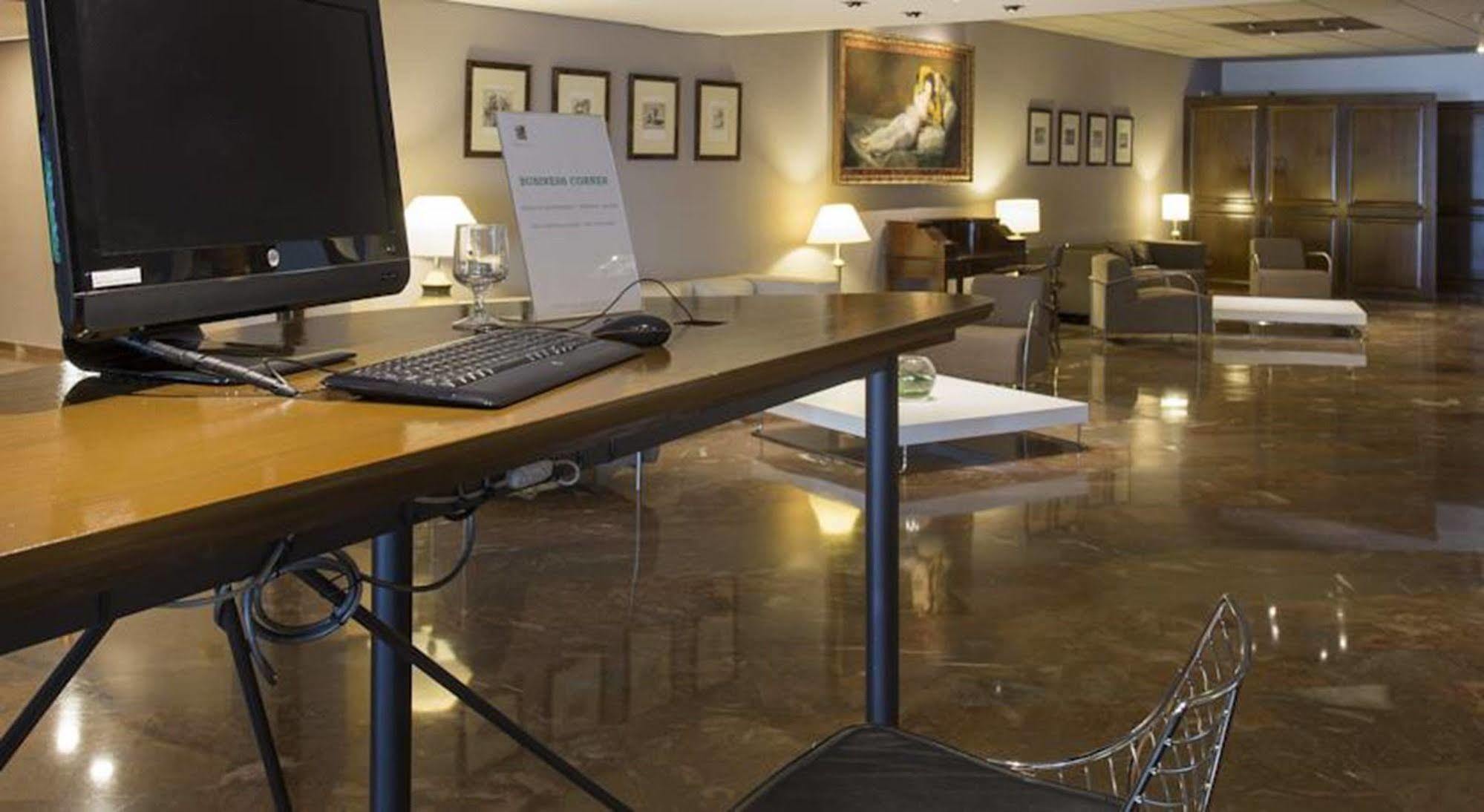 Hotel Goya Zaragoza Buitenkant foto